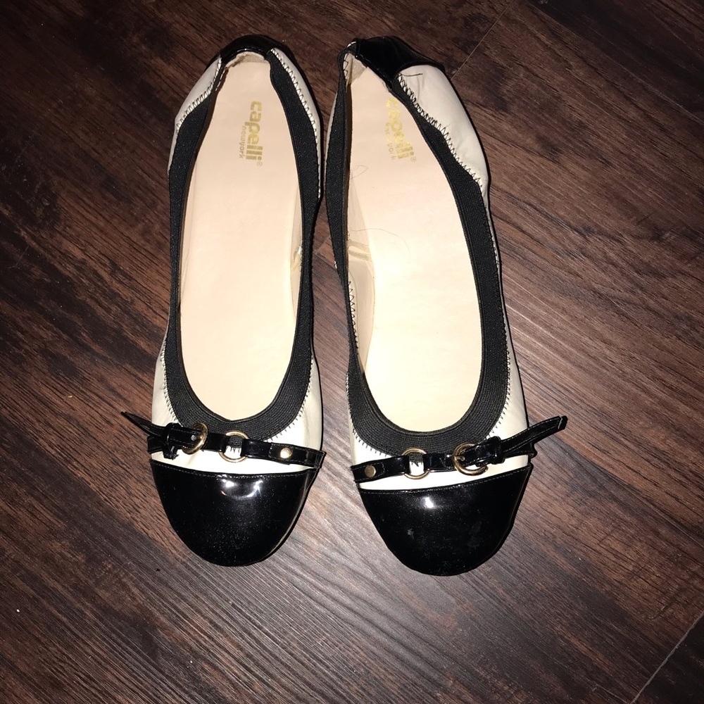 Black/cream flats